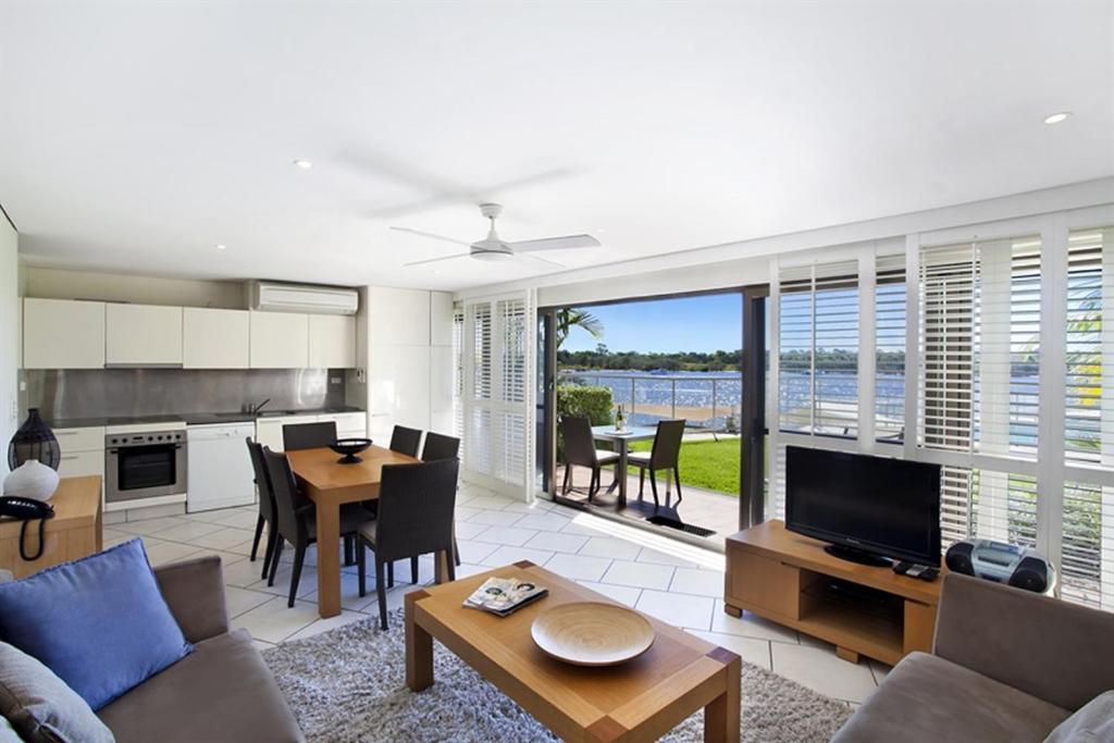 Noosa Shores Resort Bagian luar foto